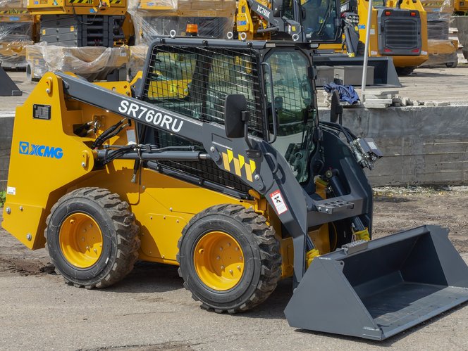 Мини-погрузчик XCMG XC7-SR760RU