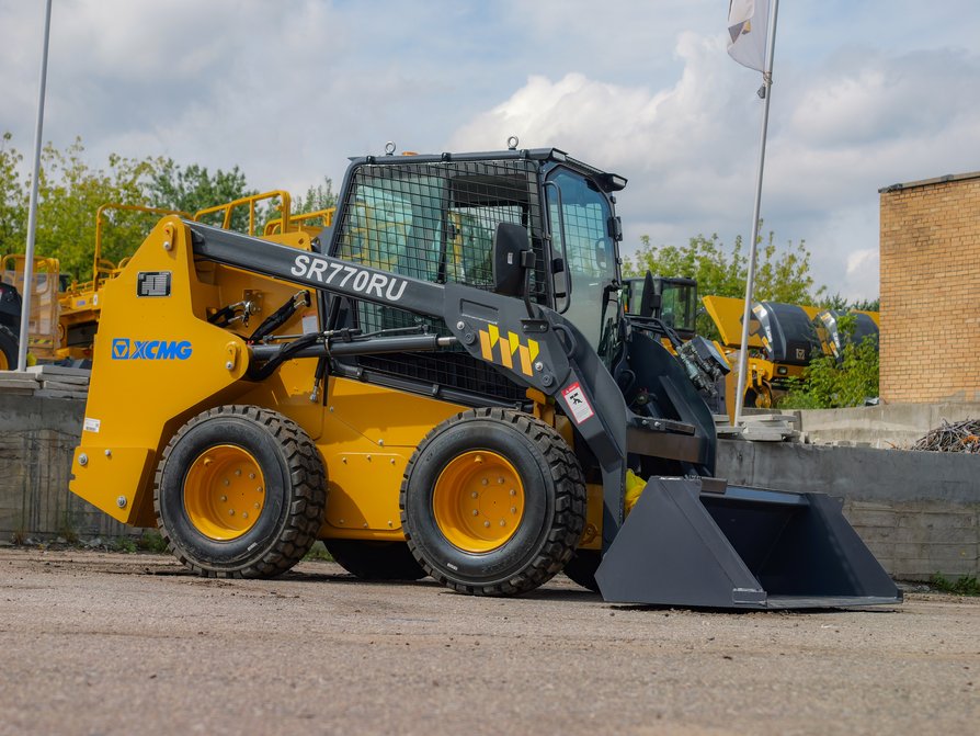 Мини-погрузчик XCMG XC7-SR770RU