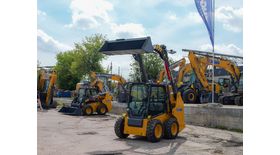 Мини-погрузчик XCMG XC7-SR740RU